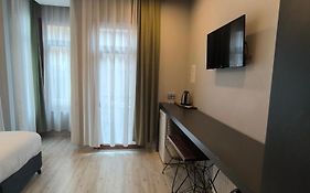 Ore Pera Suites